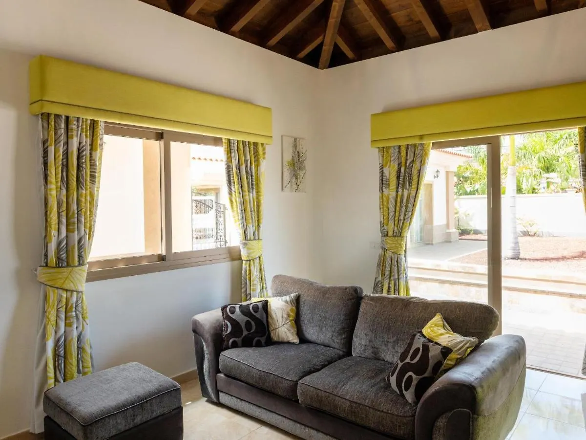Villa Wudas La Caleta アデヘ