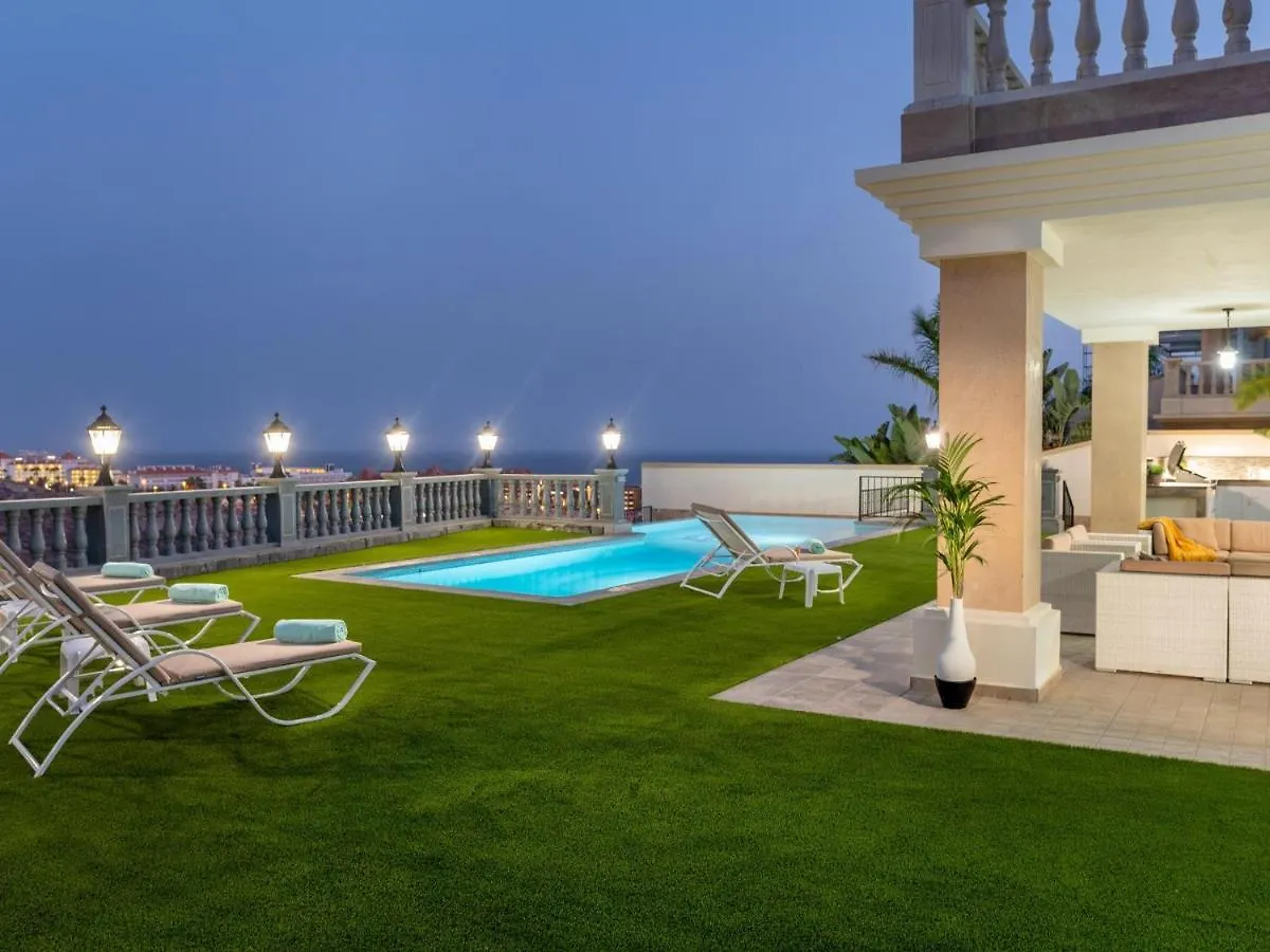 Villa Wudas La Caleta アデヘ